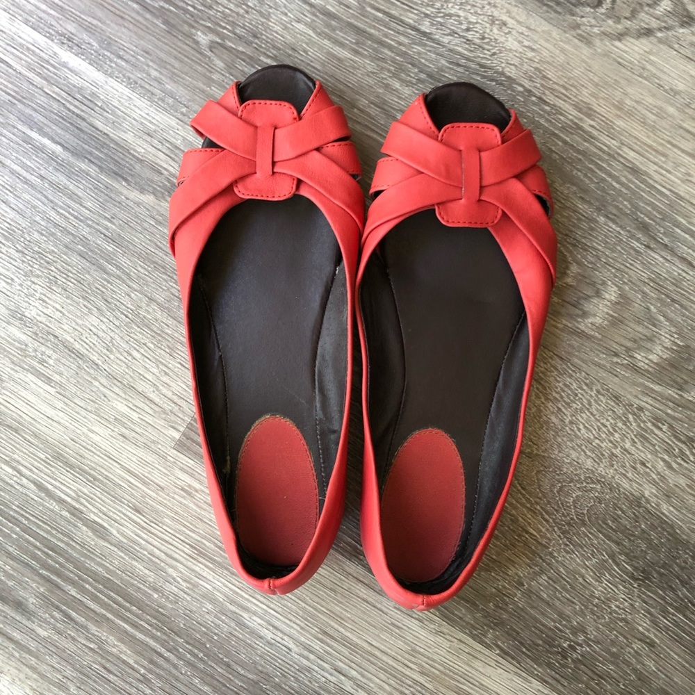 Target opened toe flats, size 8